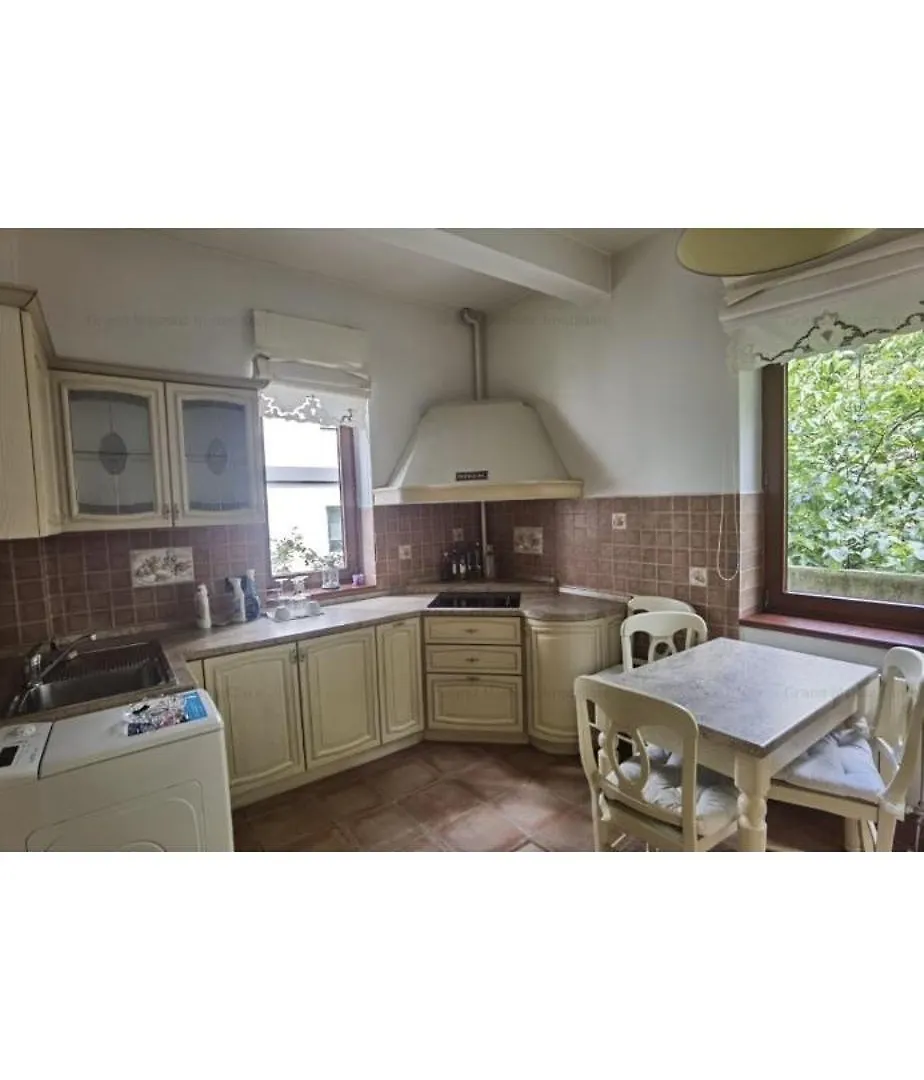 Garden Apartment In Most Exclusive Area ブカレスト ルーマニア